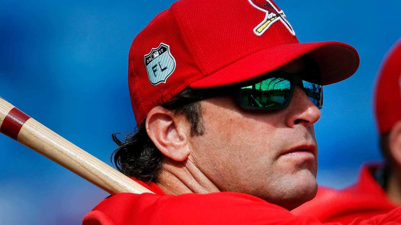 Royals hire ex-Cardinals skipper Mike Matheny as manager